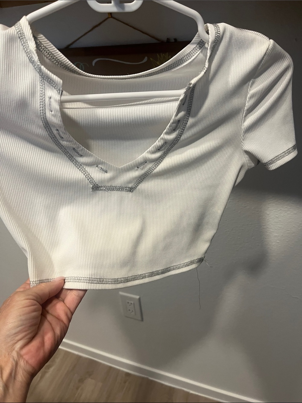 SHEIN White Ribbed V-Notch Short Sleeve Crop Top